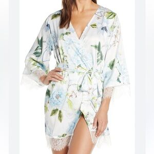 Anthropologie Homebodii Amalia Lace Trim Robe XS Elegant Floral Kimono Bridal
